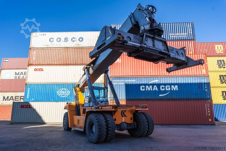 Full-container reach stacker Kalmar DRF450-60S5