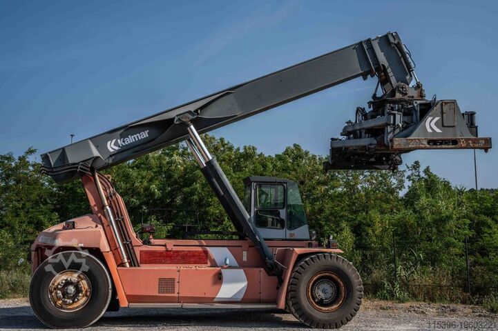 Full-container reach stacker Kalmar DRF450-60C5X