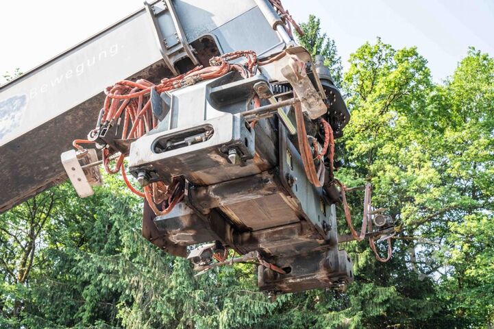 Full-container reach stacker Kalmar DRF450-65A5XS