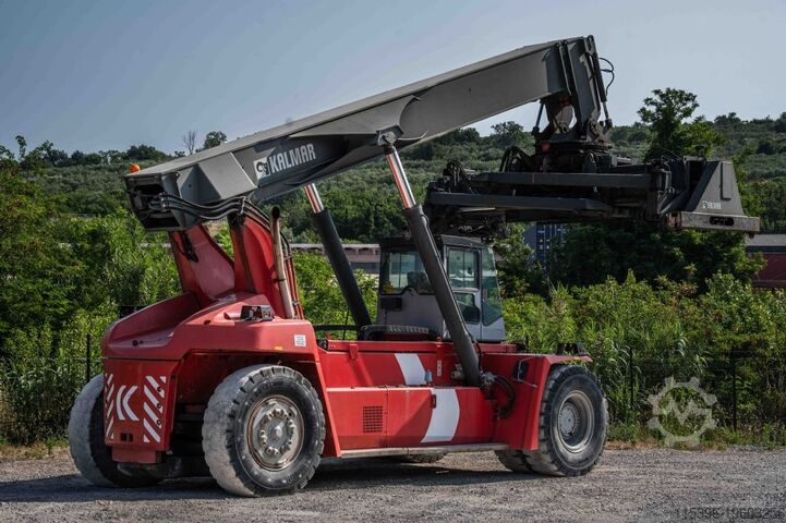 Full-container reach stacker Kalmar DRF450-60C5X