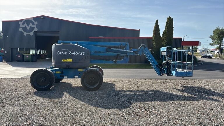 Articulated Boom Lift Genie Z-45/25 J RT