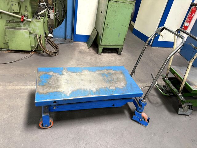 Lot of height-adjustable platform trucks Platform Carts Height-adjustable
