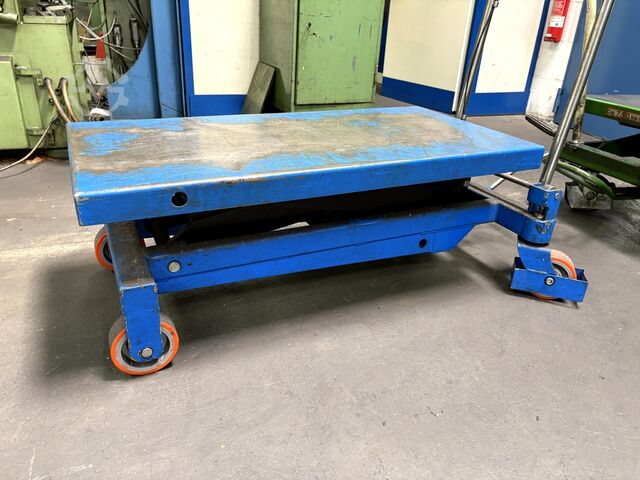 Lot of height-adjustable platform trucks Platform Carts Height-adjustable