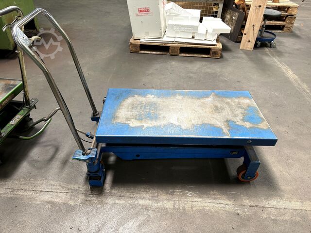 Lot of height-adjustable platform trucks Platform Carts Height-adjustable