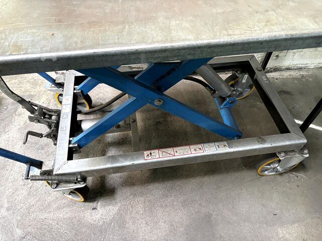 Lot of height-adjustable platform trucks Platform Carts Height-adjustable