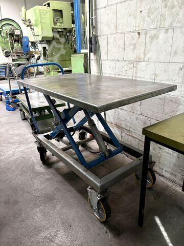 Lot of height-adjustable platform trucks Platform Carts Height-adjustable