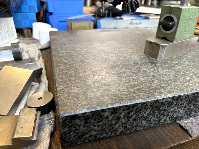 Granite surface plate including height gauge Granite Measuring Plate with Dial Gauge