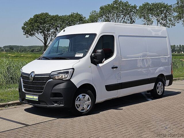 High-roof van RENAULT MASTER 2.3 DCI 135 L2H2