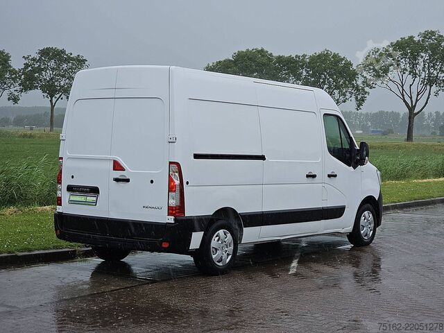 High-roof van RENAULT MASTER 2.3 DCI 135 L2H2
