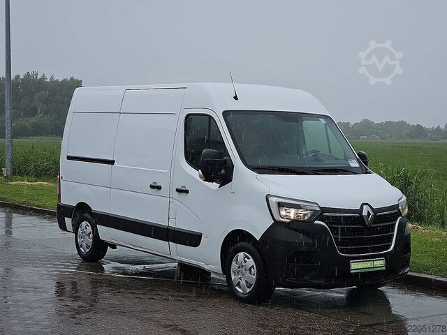 High-roof van RENAULT MASTER 2.3 DCI 135 L2H2