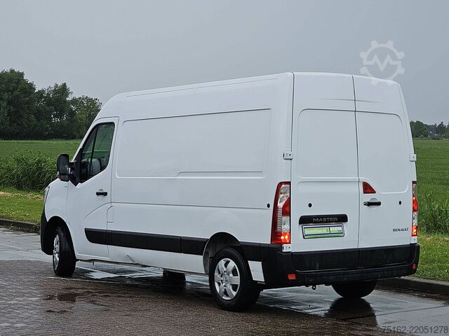 High-roof van RENAULT MASTER 2.3 DCI 135 L2H2