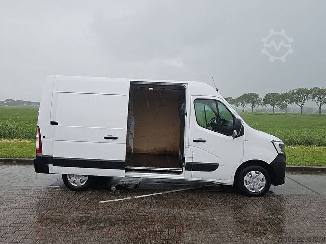 High-roof van RENAULT MASTER 2.3 DCI 135 L2H2