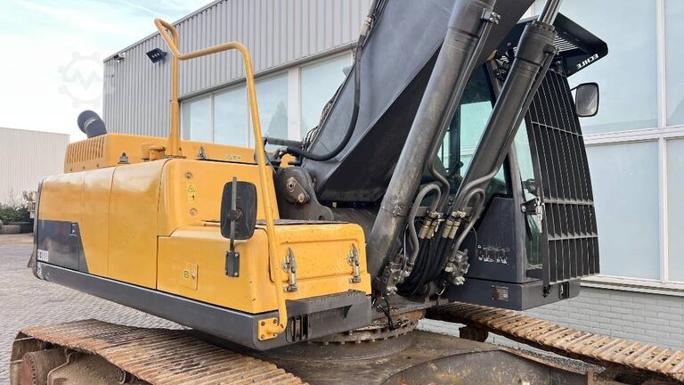 Crawler excavator Volvo EC 300 D L