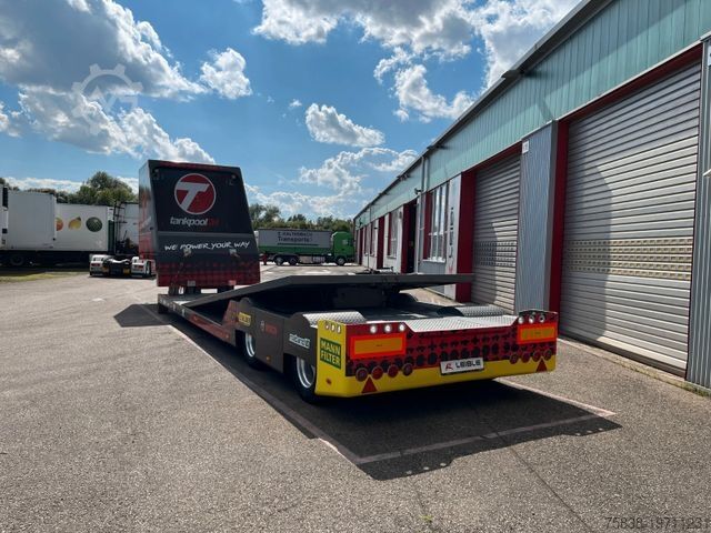 Low loader semitrailer  Maskin/EKSJÖ Rennsport Tieflader*Radmulden*