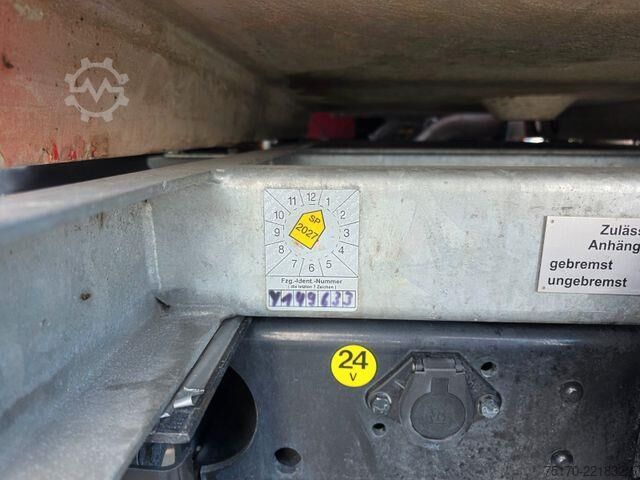 MAN LE 8.150 foam extinguishing vehicle 2,500L SLF 25/25 MAN LE 8.150 Schaum-Löschfahrzeug 2.500L SLF 25/25
