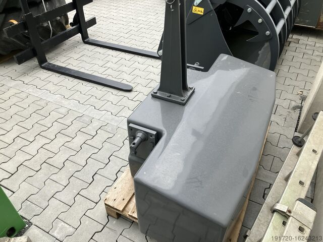 Parts & accessories Fendt Gewicht 2.500 kg