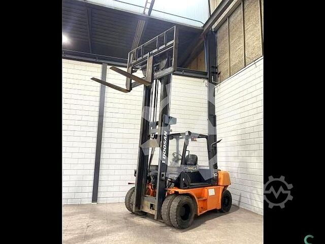 4-wheel forklift Doosan D 70 S-5 (3G) 5