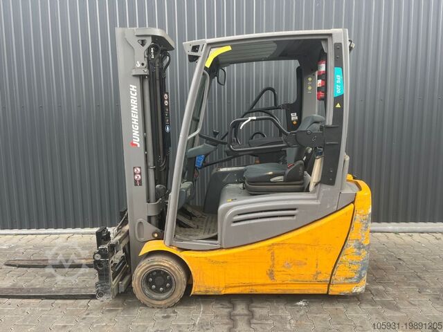 Electric 3-wheel forklift Jungheinrich EFG220
