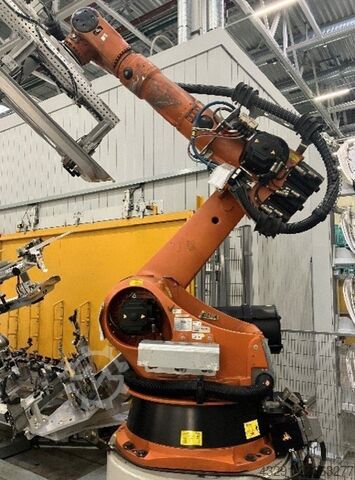Industrial robot KUKA KR 240 L180-2 2000 Seriennr. 913762