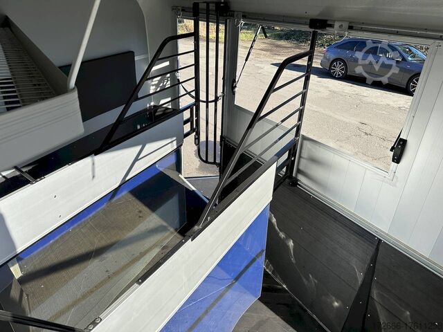 Horse trailer Cheval Liberte MAXI 3 SCHRÄGSTEHER SCHWARZ 420X207X230CM 3500KG