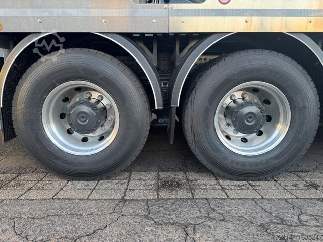 Betonmischer LKW MERCEDES-BENZ 3243B 8x4/Pumi FBP Stetter 26-4/7m3/125er/ALCOA