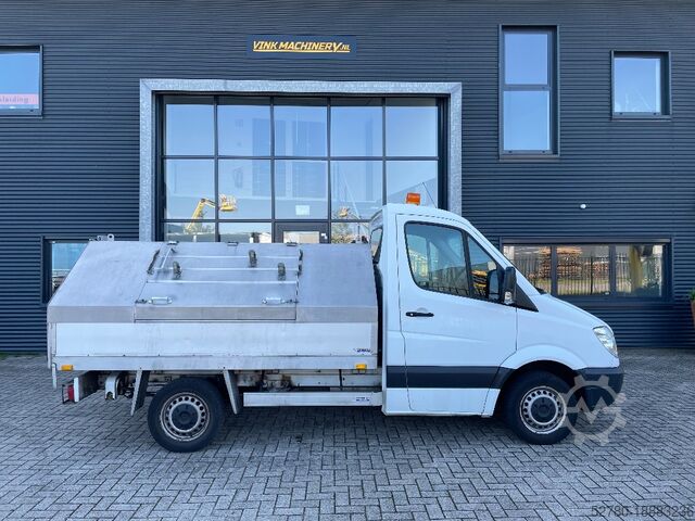 Garbage truck Mercedes-Benz Vuilnisauto 213CDI