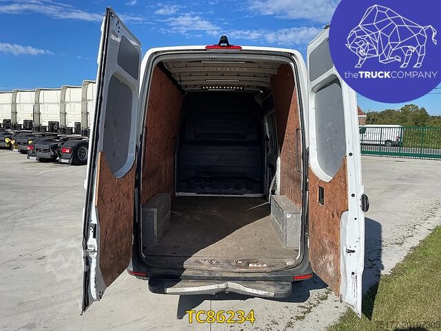 Box van Mercedes-Benz E-SPRINTER L2H2 41kWh