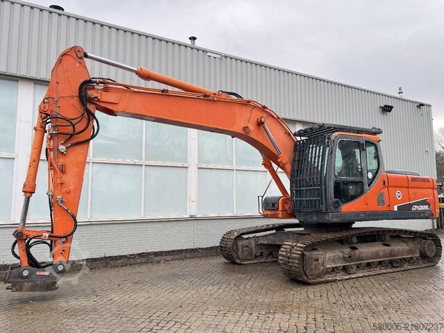 Raupenbagger Doosan DX 225 LC    2012