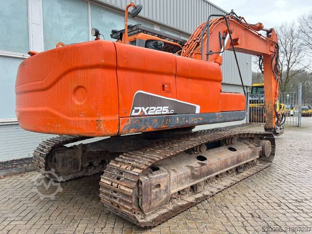 Raupenbagger Doosan DX 225 LC    2012