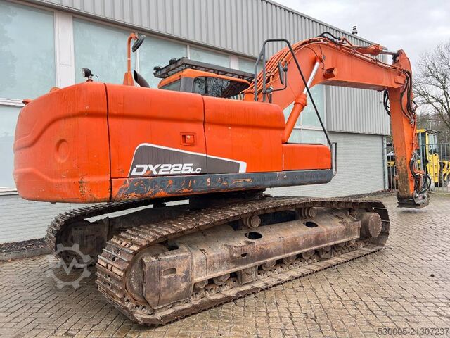 Raupenbagger Doosan DX 225 LC    2012