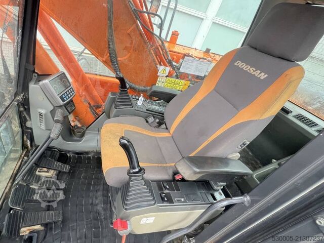 Raupenbagger Doosan DX 225 LC    2012