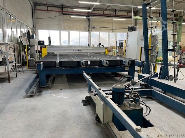 Glass cutting table Schneidelinie für Geteilte Bandmaße Bystronic