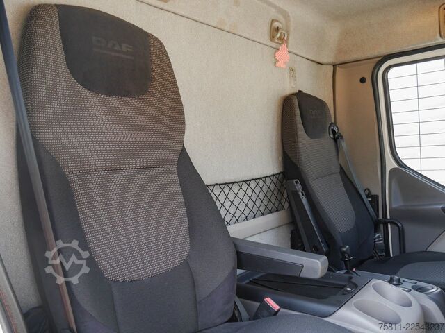 Box truck DAF LF 220 12t SAXAS KOFFER + ANHÄNGER MOESLEIN AHK