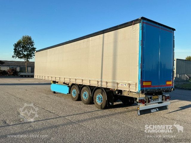 Open semitrailer with tarp Schmitz Cargobull Curtainsider Standard