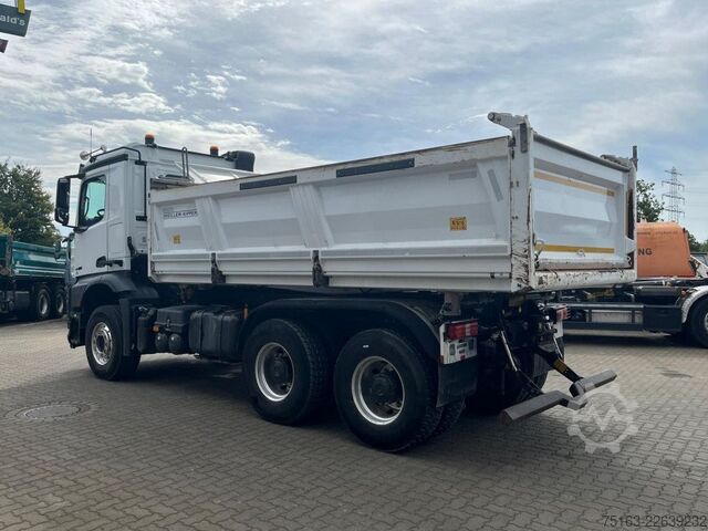 Three-sided tipper truck MERCEDES-BENZ Arocs 2658 K 6x4 3-Achs Kipper Meiller Bordmatik