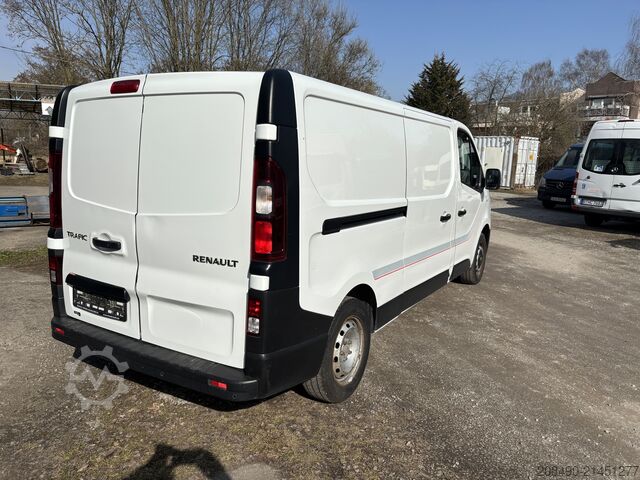 Panel van, navigation system, air conditioning, 89 kW, new MOT Renault Treafic L