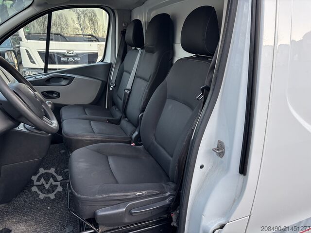 Panel van, navigation system, air conditioning, 89 kW, new MOT Renault Treafic L