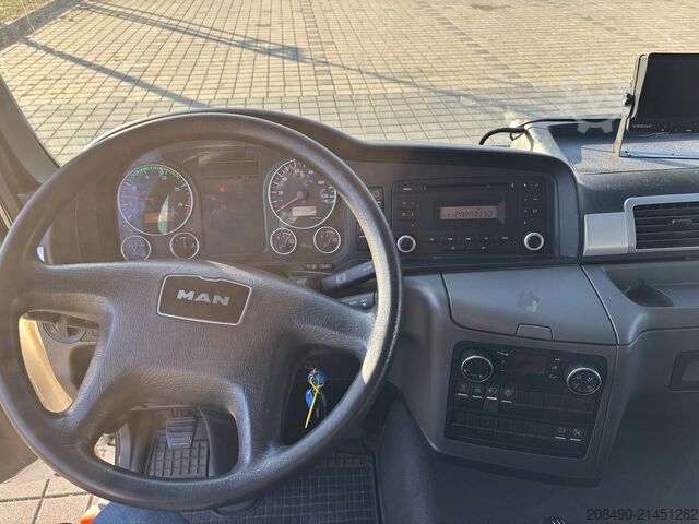 Truck with box body / tail lift, air suspension, trailer hitch MAN TGL 12.220 BL