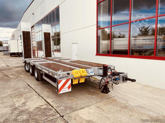 Low loader trailer Möslein TT 31  31 t GG Tridem- Tieflader 3 Achs, gelenktNeufahrzeug