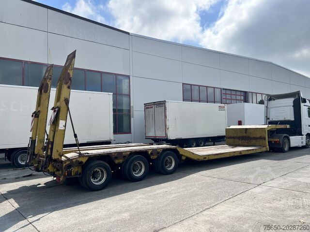 Low loader semitrailer LANGENDORF SATBUE 30/38  3 Achs Tiefbett- Satteltieflader