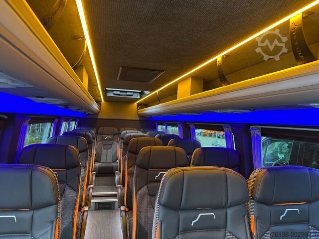 Kleinbus MERCEDES-BENZ Sprinter 519 4x4 22 Sitzer Klima AHK VIP