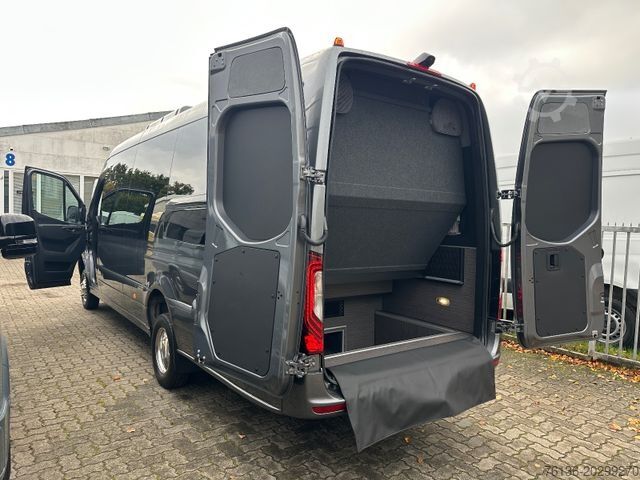 Minibus MERCEDES-BENZ Sprinter 519 4x4 22 Sitzer Klima AHK VIP