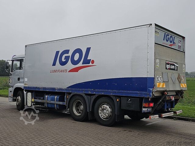 Suitcase MAN 26.390 TGA 6X2 TAILLIFT