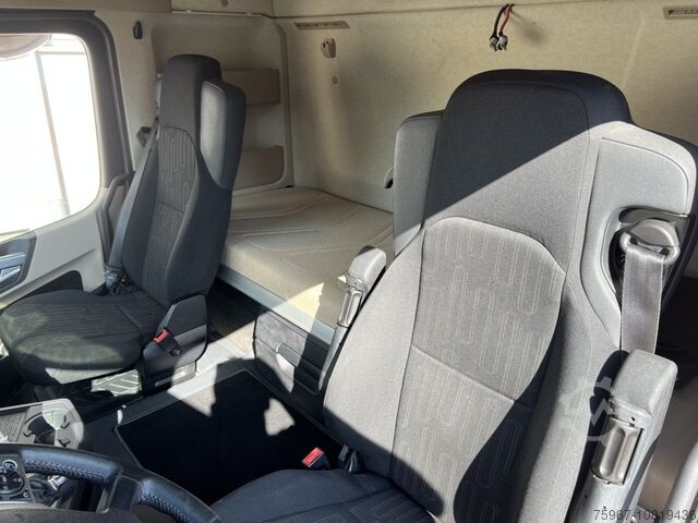 Tipper Mercedes-Benz Actros 2551