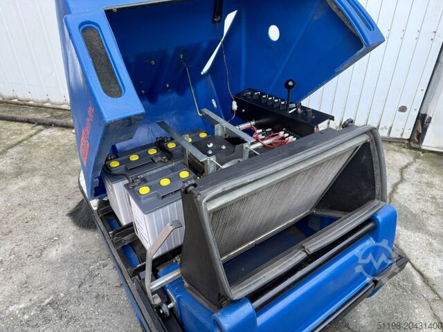 Aufsitzkehrsaugmaschine Stolzenberg Twin Top TT 1100 / E Aufsitzkehrmaschine
