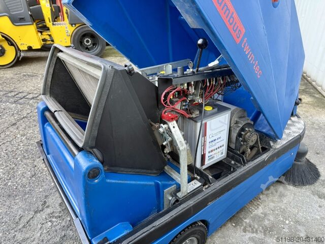 Aufsitzkehrsaugmaschine Stolzenberg Twin Top TT 1100 / E Aufsitzkehrmaschine