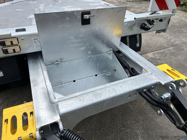 Low loader trailer Möslein T 3-9,20 F  3 Achs Tieflader mit gerader Ladefläche 9 m, Neufahrzeug