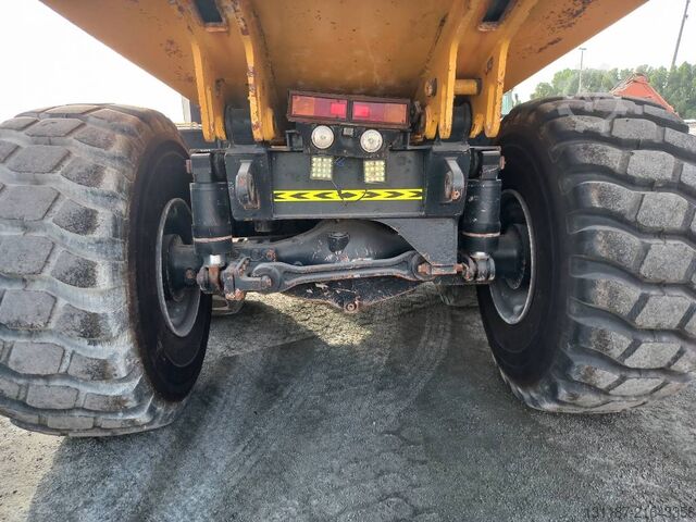 Dumper Komatsu HM400-3R (4 pcs available in Abu Dhabi)