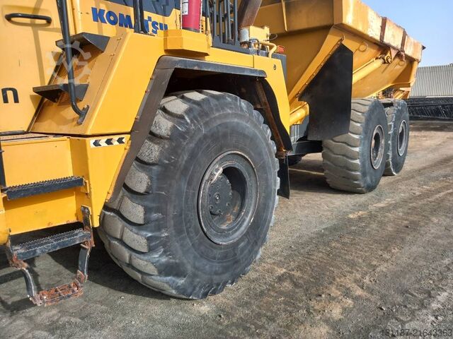 Dumper Komatsu HM400-3R (4 pcs available in Abu Dhabi)