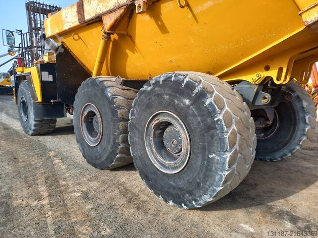 Dumper Komatsu HM400-3R (4 pcs available in Abu Dhabi)